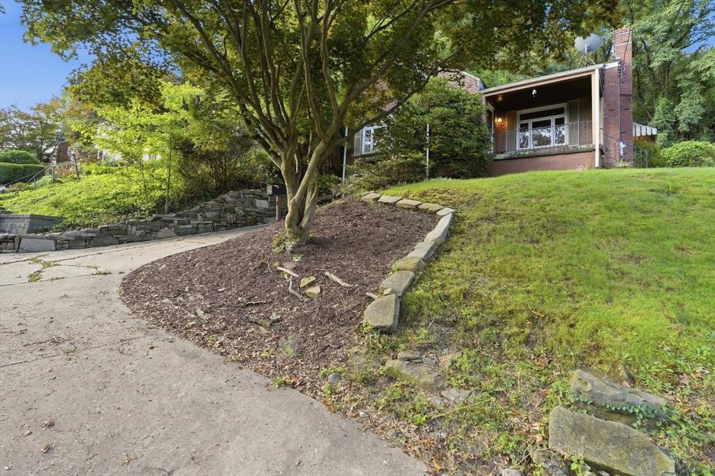610 Cascade Road Pittsburgh, PA 15221 - Photo 2 of 46 Gallery Image 2