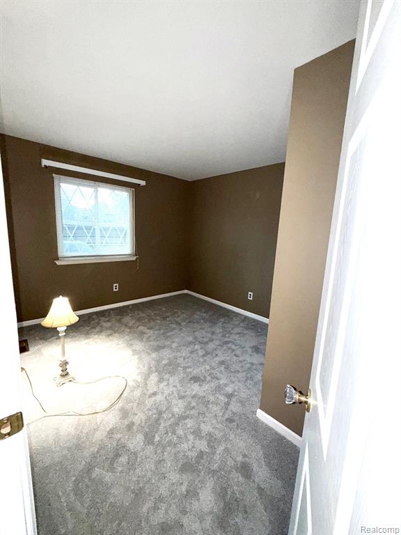 29225 Hayes Road, Unit I9 Warren, MI 48088 - Photo 15 of 20