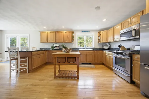 $950,000 | 2 Sunset Road, Salem, MA 01970