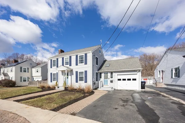 $950,000 | 2 Sunset Road, Salem, MA 01970