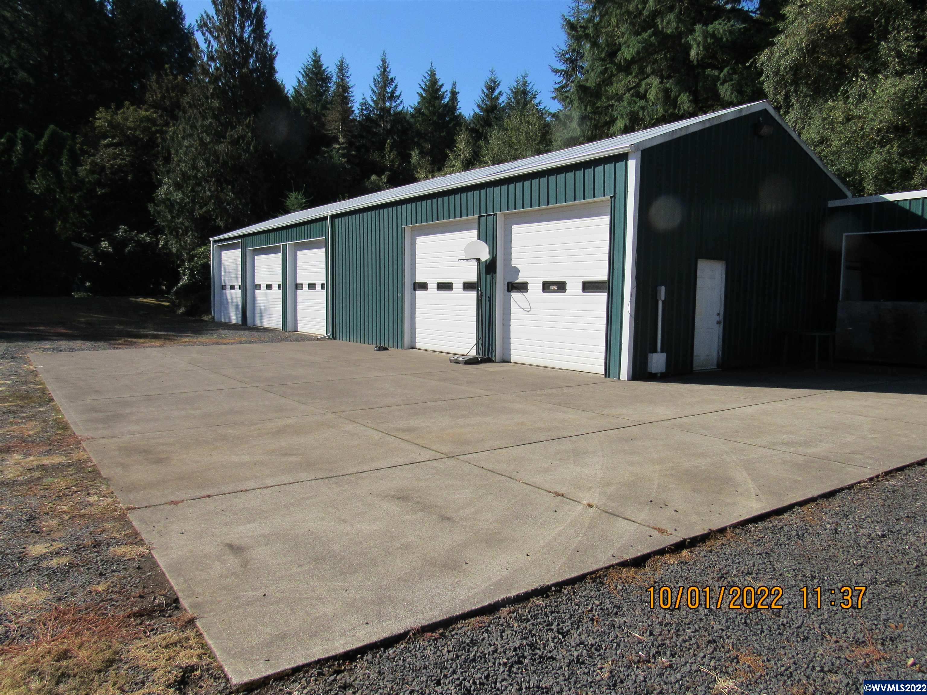 41006 North McCully Mountain Road Lyons, OR 97358 - Photo 3 of 40 Gallery Image 3
