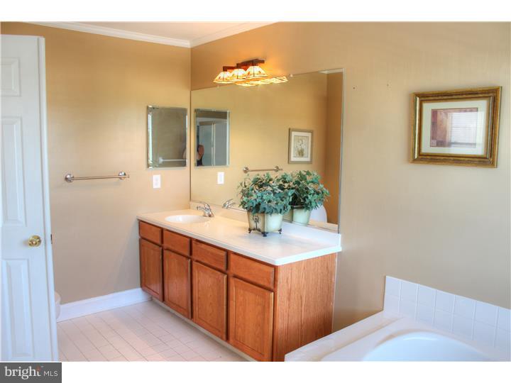 43 Bryce Road Berlin, NJ 08009 - Photo 16 of 22 Master Bathroom