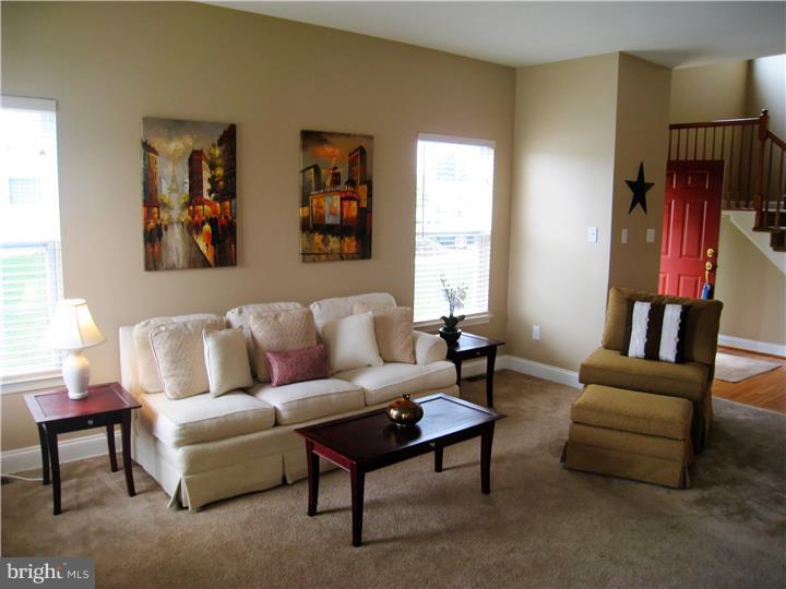 43 Bryce Road Berlin, NJ 08009 - Photo 6 of 22 Living Room