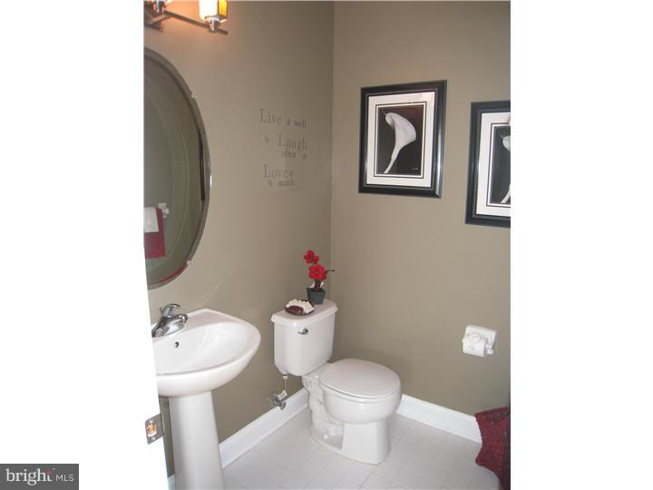 43 Bryce Road Berlin, NJ 08009 - Photo 8 of 22 Bathroom