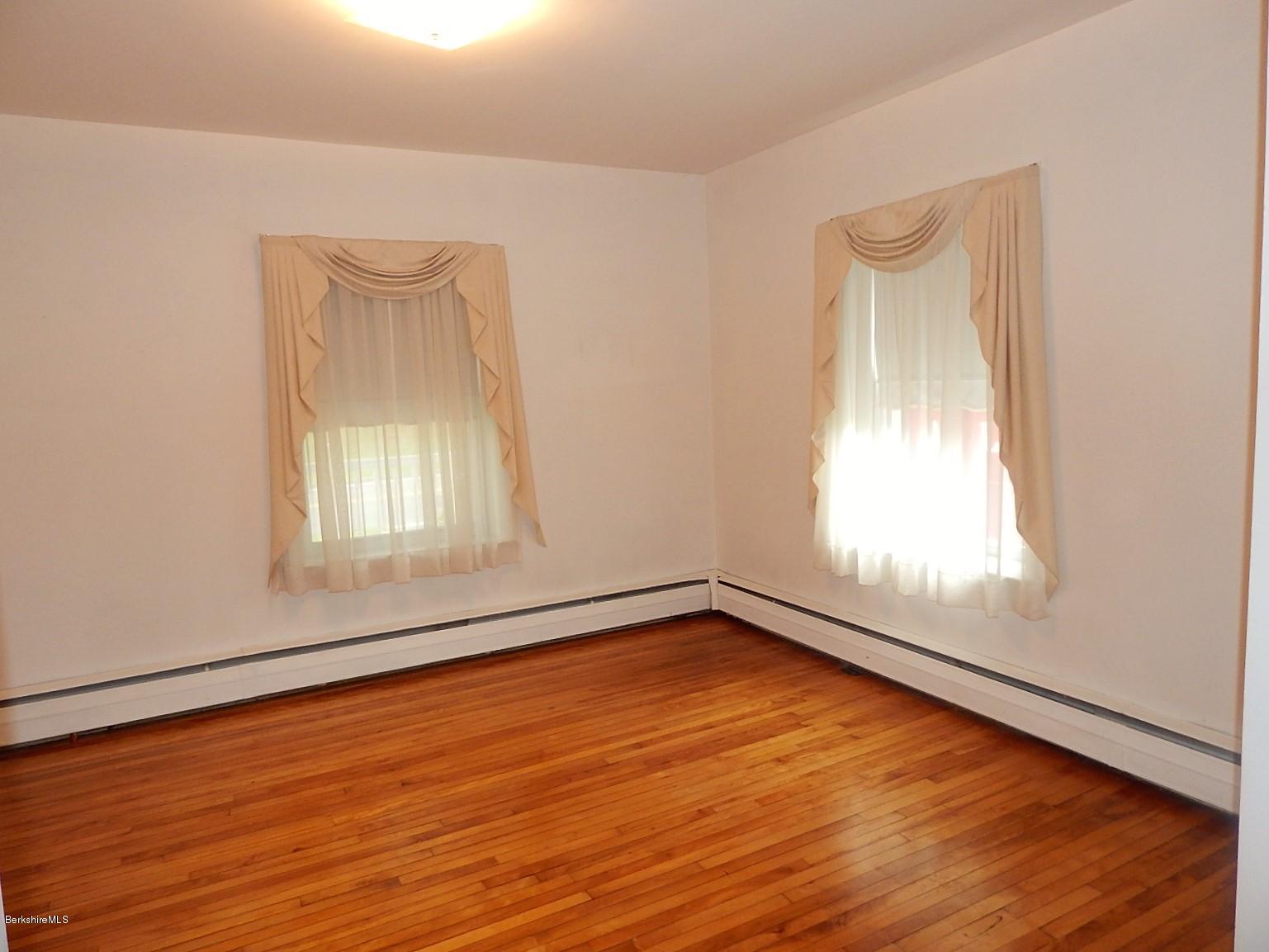 210 South Mountain Road Pittsfield, MA 01201 - Photo 11 of 40 Living Room