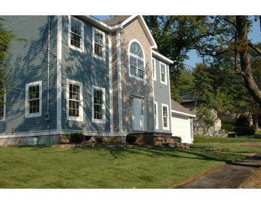 65 Valley Road Needham, MA 02492 - Photo 3 of 15 Gallery Image 3