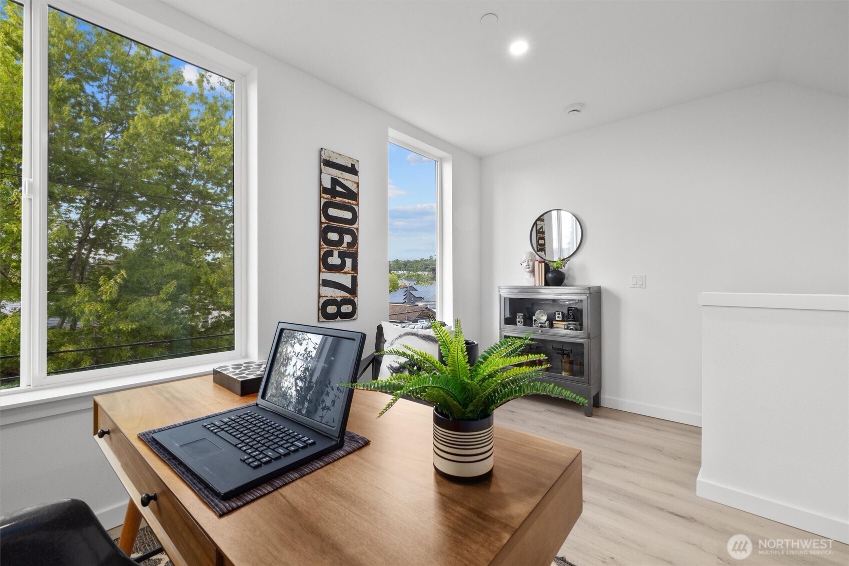 6604 Carleton Avenue South, Unit B Seattle, WA 98108 - Photo 18 of 28