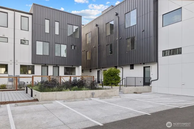 $499,950 | 6604 Carleton Avenue South, Unit B, Seattle, WA 98108