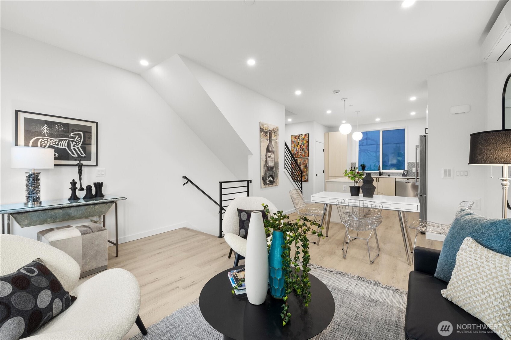 6604 Carleton Avenue South, Unit B Seattle, WA 98108 - Photo 5 of 28