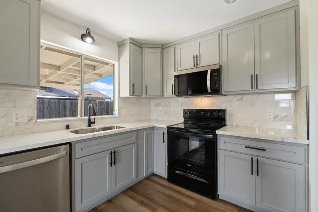 $414,900 | 24 Sunnyside Avenue, Clovis, CA 93612