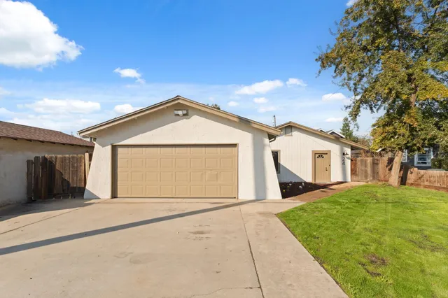 $414,900 | 24 Sunnyside Avenue, Clovis, CA 93612