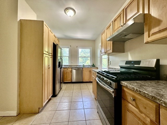 206 Sumner Street, Unit 6 Newton, MA 02459 - Photo 1 of 10
