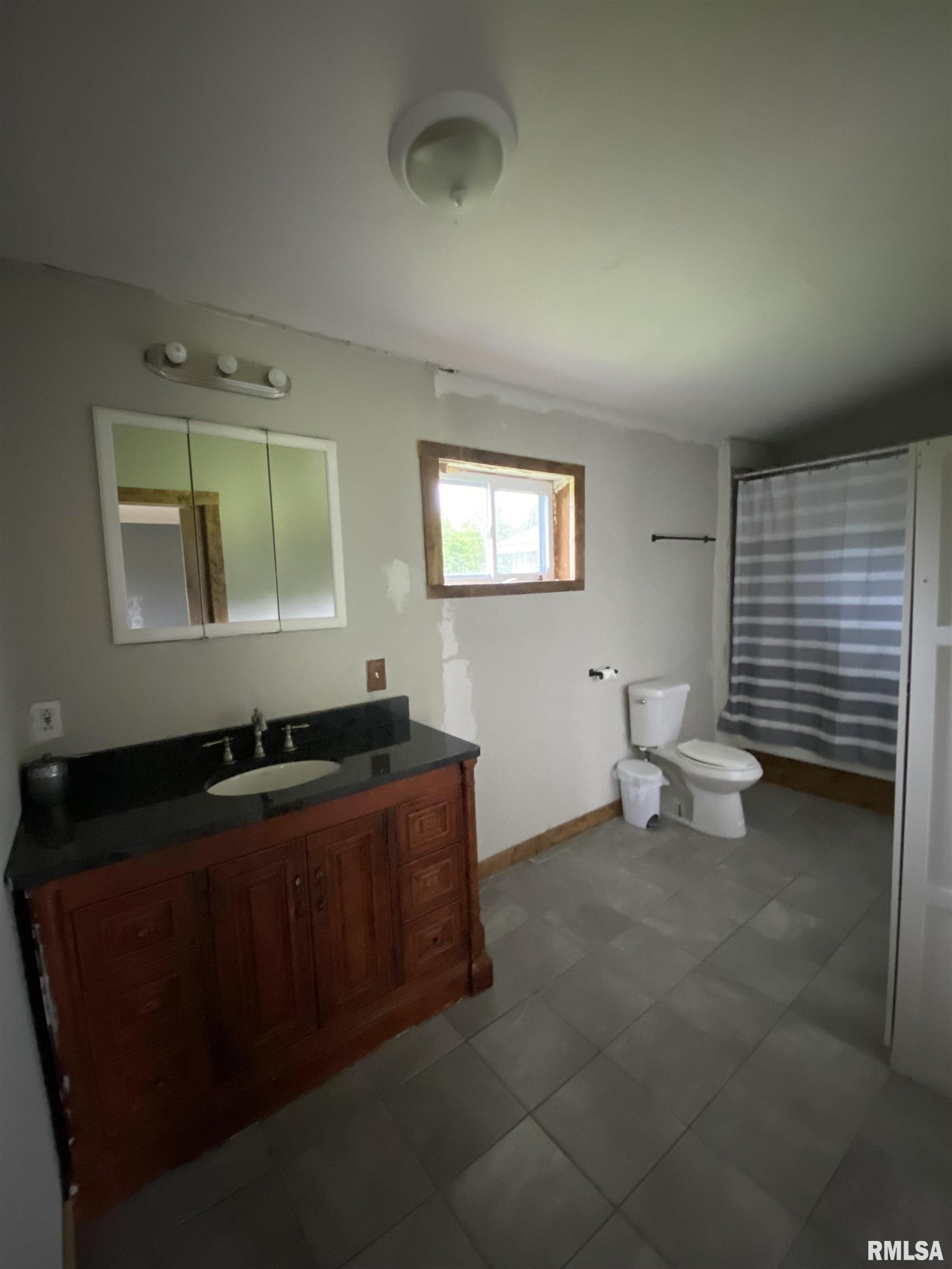 2067 New Lake Road Jacksonville, IL 62650 - Photo 6 of 7