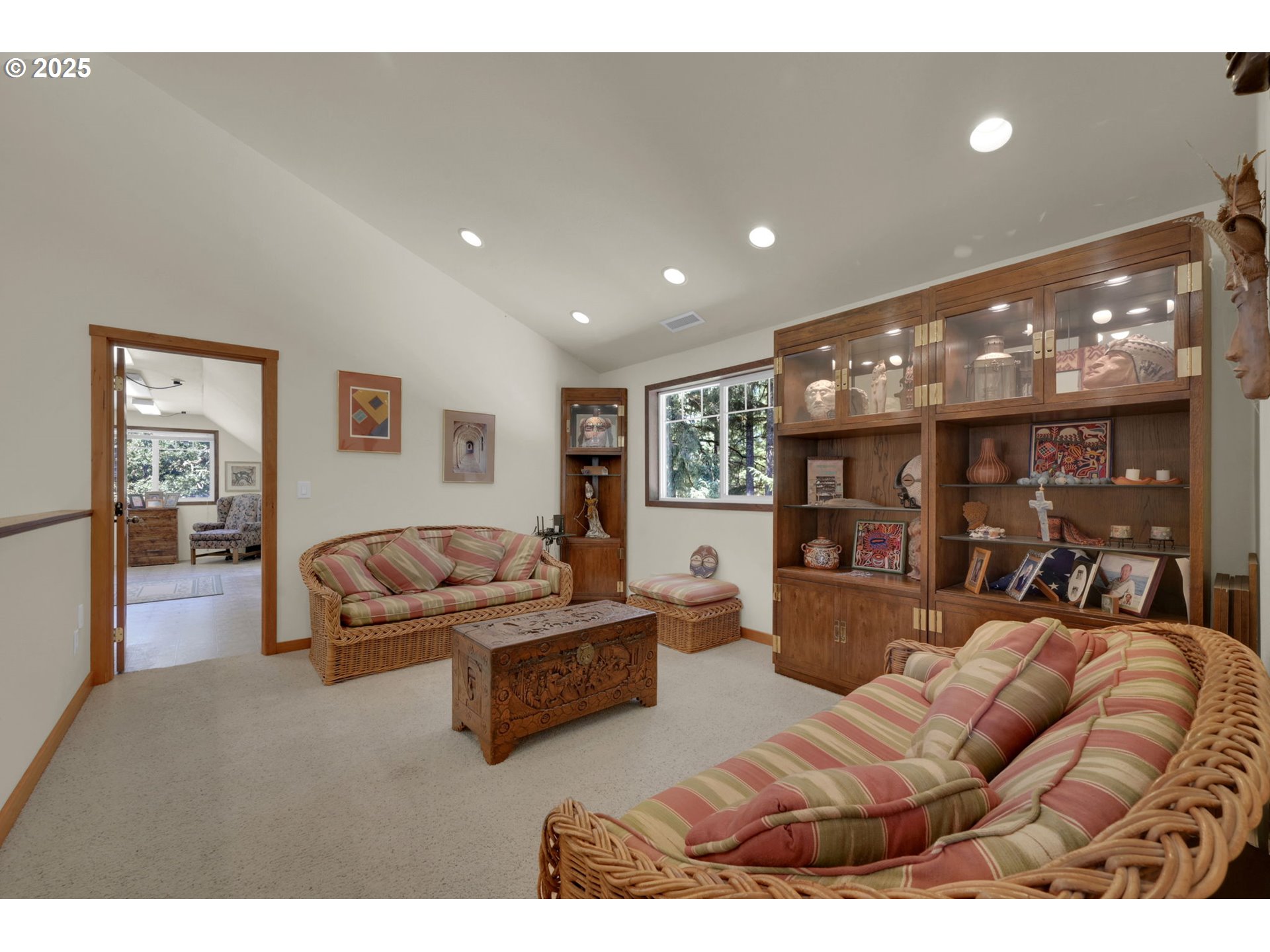 23859 Suttle Road Veneta, OR 97487 - Photo 21 of 46 a living room with furniture and a large window