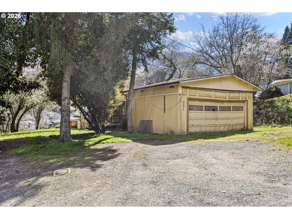 $169,100 | 531 Harrison Street, Canyonville, OR 97417