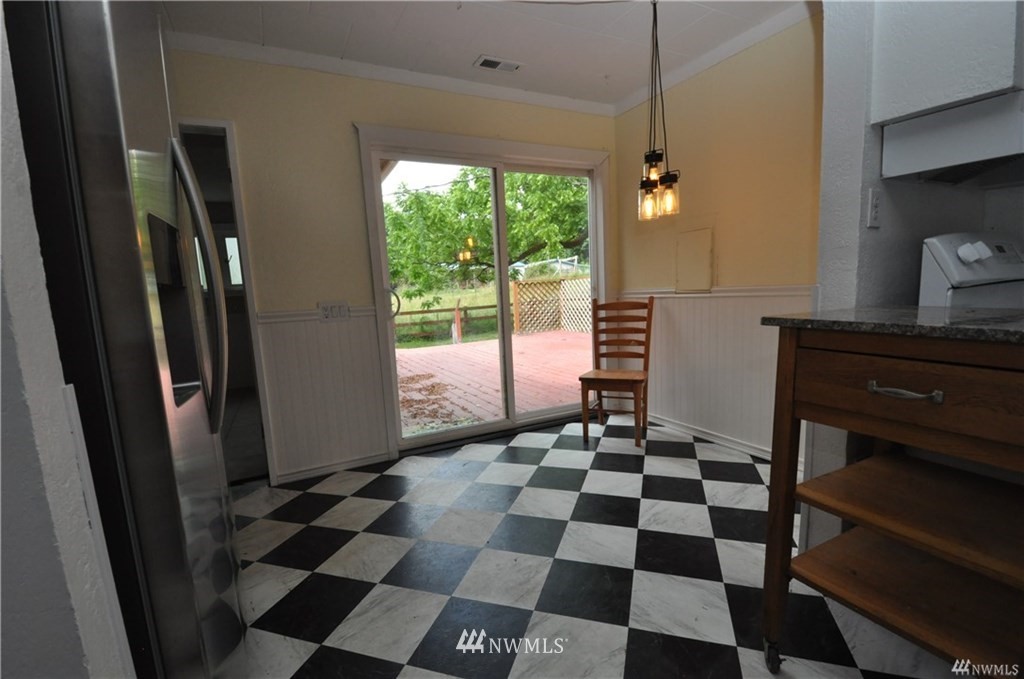511 A Division Street Hamilton, WA 98284 - Photo 5 of 23 Gallery Image 5
