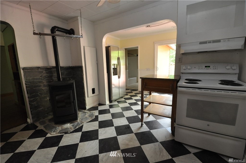 511 A Division Street Hamilton, WA 98284 - Photo 6 of 23 Gallery Image 6