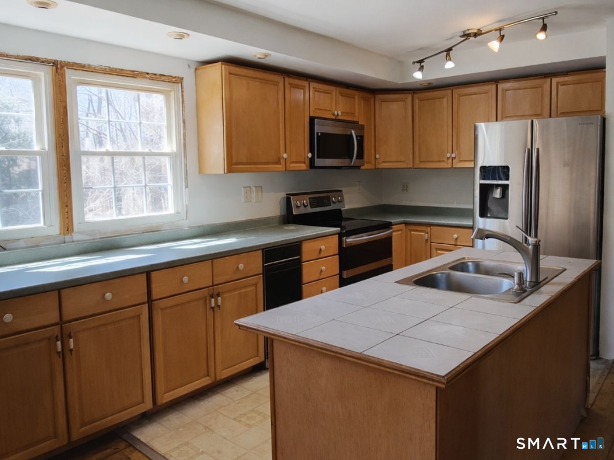 14 Edgewood Lane Mansfield, CT 06250 - Photo 7 of 25
