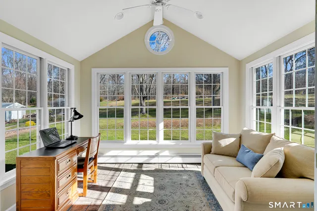 a view of livingroom with furniture