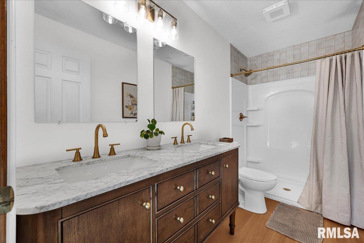 1208 Adams Road Eureka, IL 61530 - Photo 13 of 42