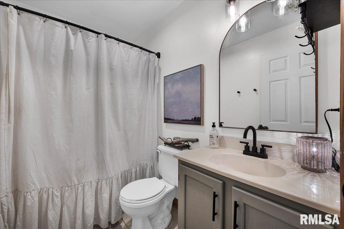 1208 Adams Road Eureka, IL 61530 - Photo 16 of 42