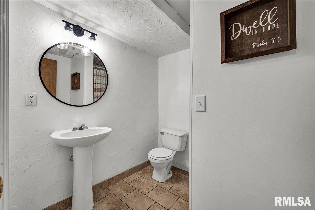 1208 Adams Road Eureka, IL 61530 - Photo 22 of 42