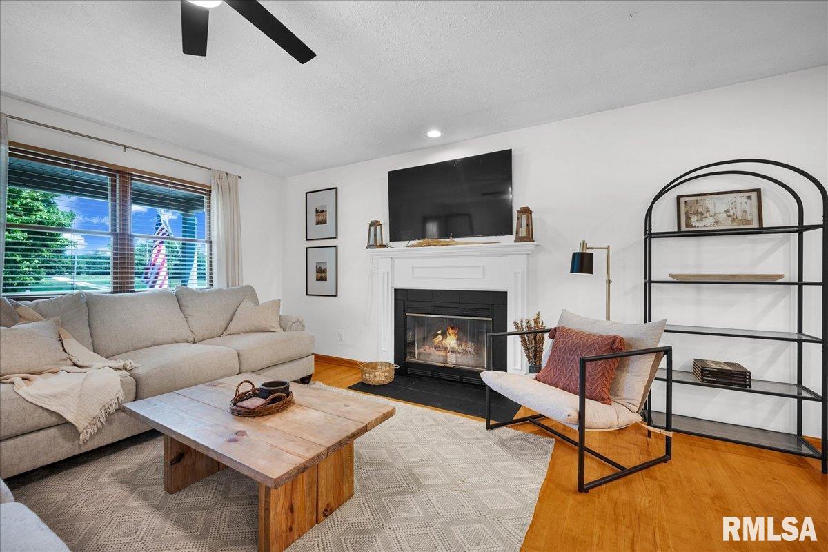 1208 Adams Road Eureka, IL 61530 - Photo 3 of 42