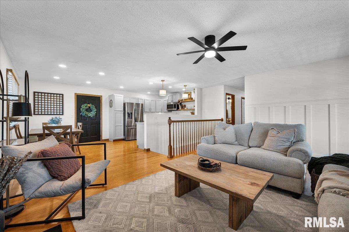 1208 Adams Road Eureka, IL 61530 - Photo 5 of 42