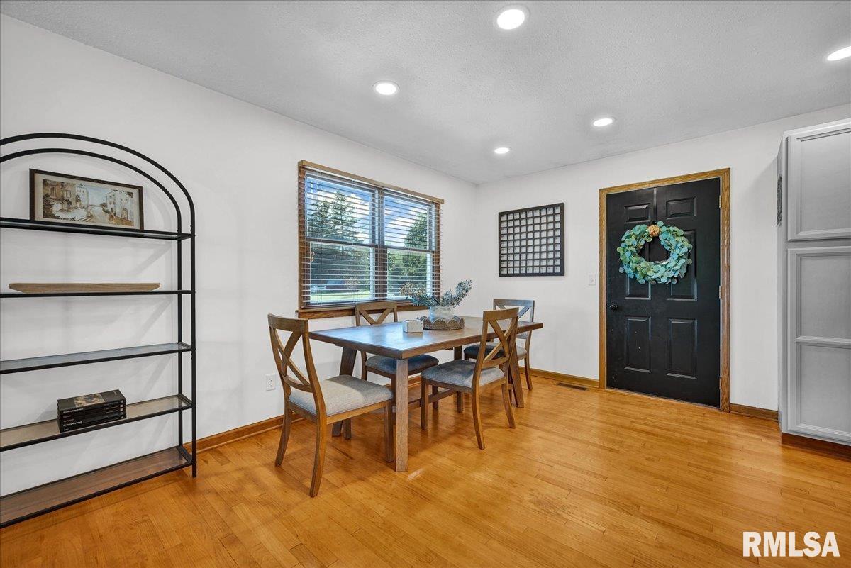 1208 Adams Road Eureka, IL 61530 - Photo 6 of 42