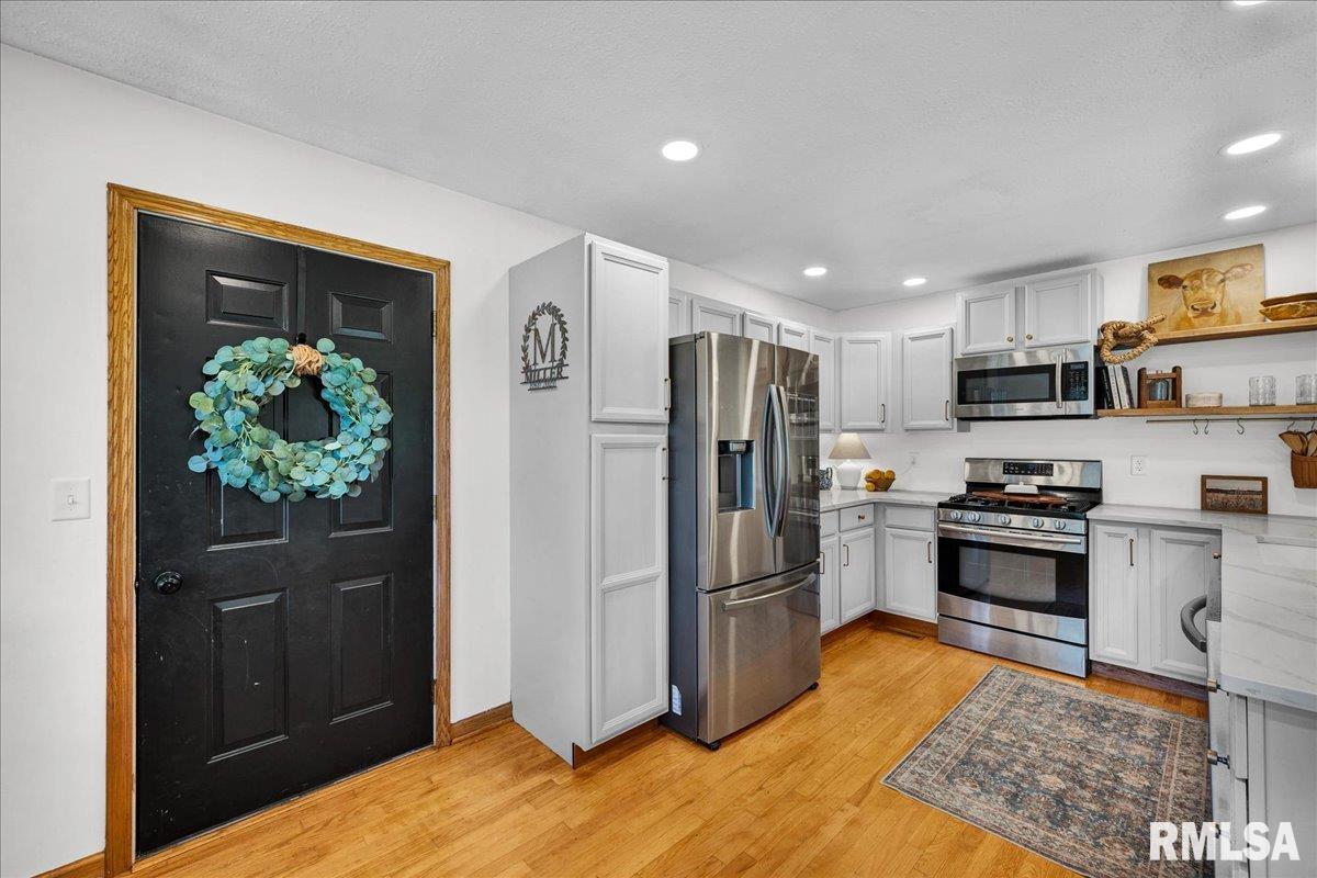 1208 Adams Road Eureka, IL 61530 - Photo 7 of 42