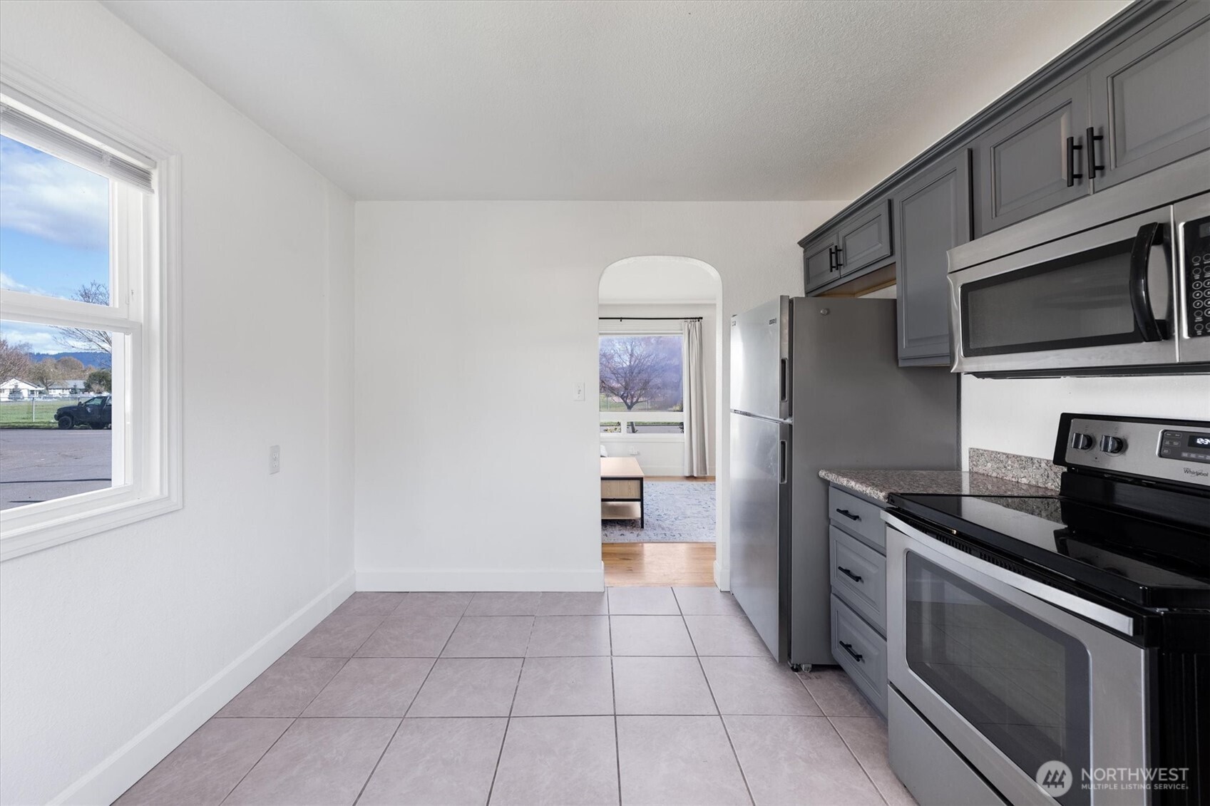 835 20th Avenue Longview, WA 98632 - Photo 16 of 33