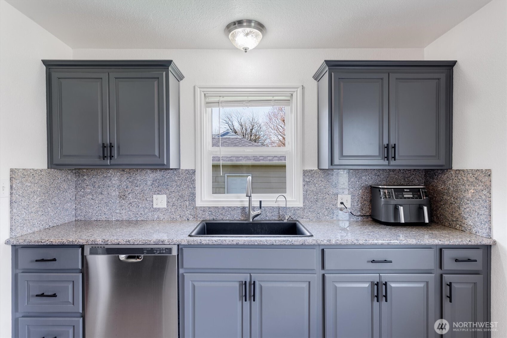 835 20th Avenue Longview, WA 98632 - Photo 10 of 33