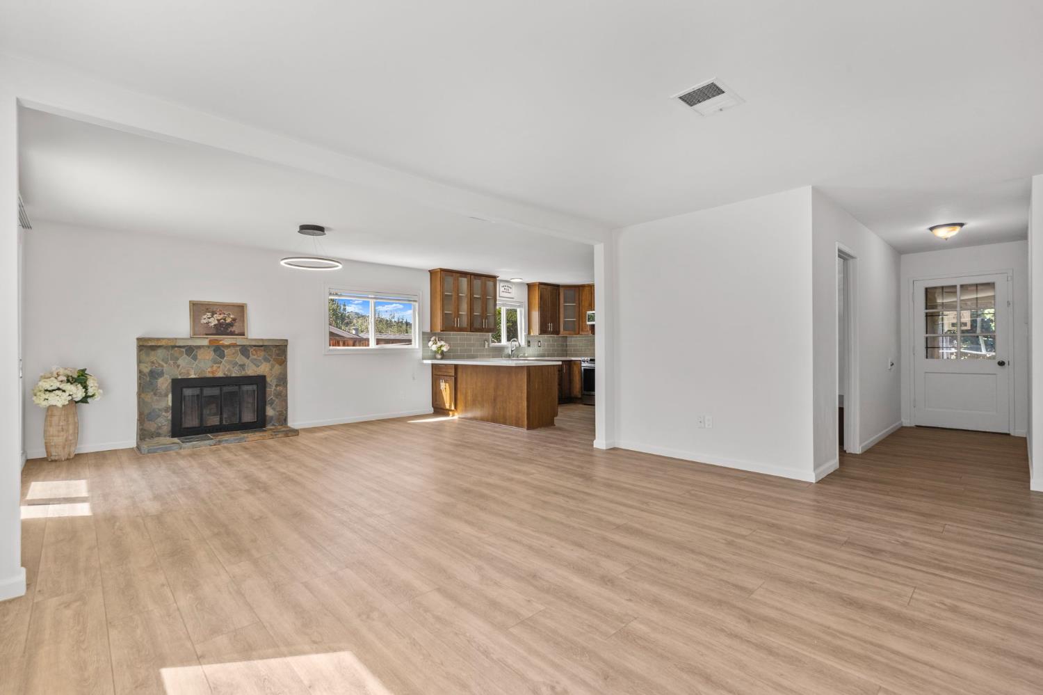 1297 Kansas Circle Concord, CA 94521 - Photo 8 of 41