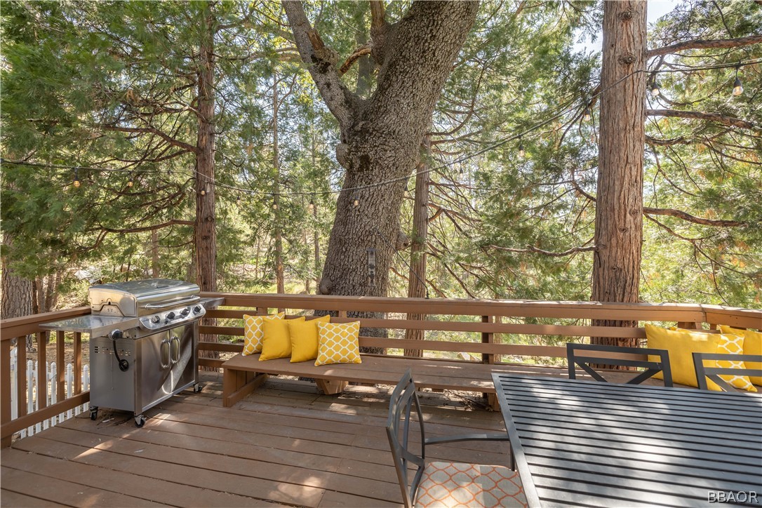 841 Golf Course Road Lake Arrowhead, CA 92352 - Photo 33 of 43 a view of a swimming pool with a patio