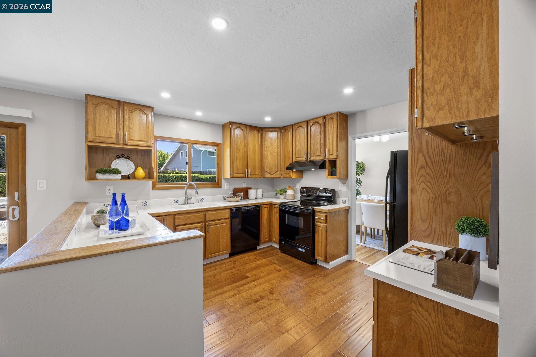 1320 Hookston Road Concord, CA 94518 - Photo 8 of 41 Gallery Image 8