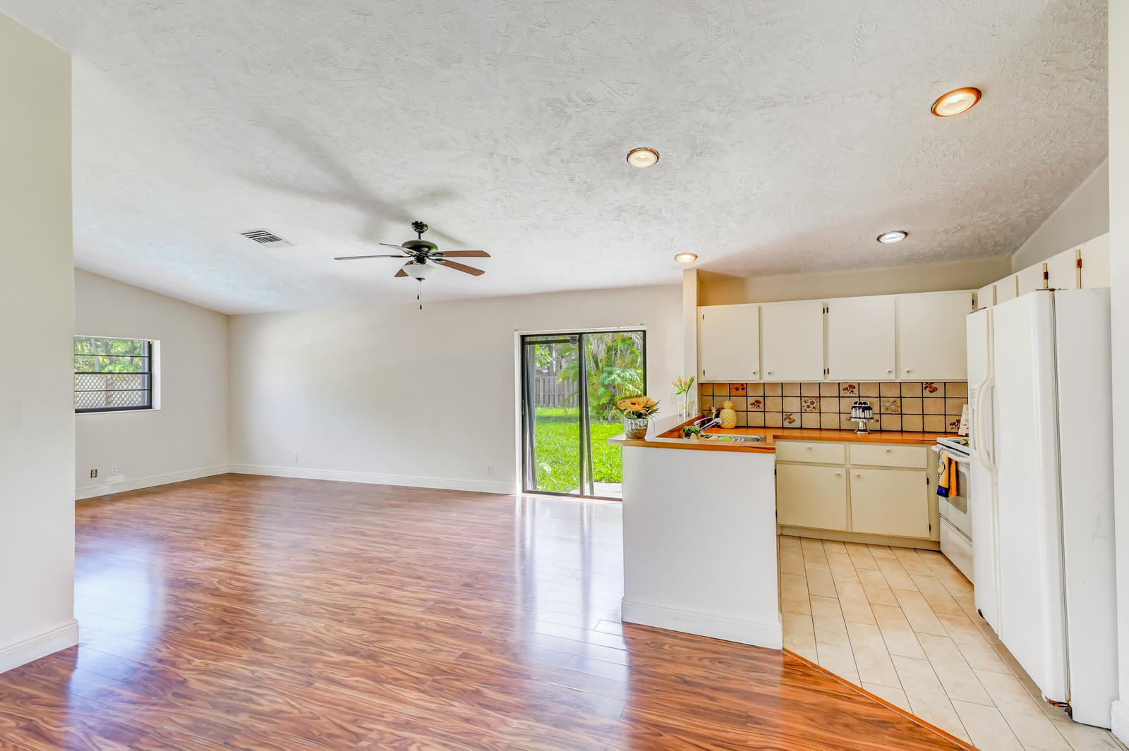 11861 Sunchase Court Boca Raton, FL 33498 - Photo 17 of 59 30-11861 Sunchase Ct in Loggers Run-026