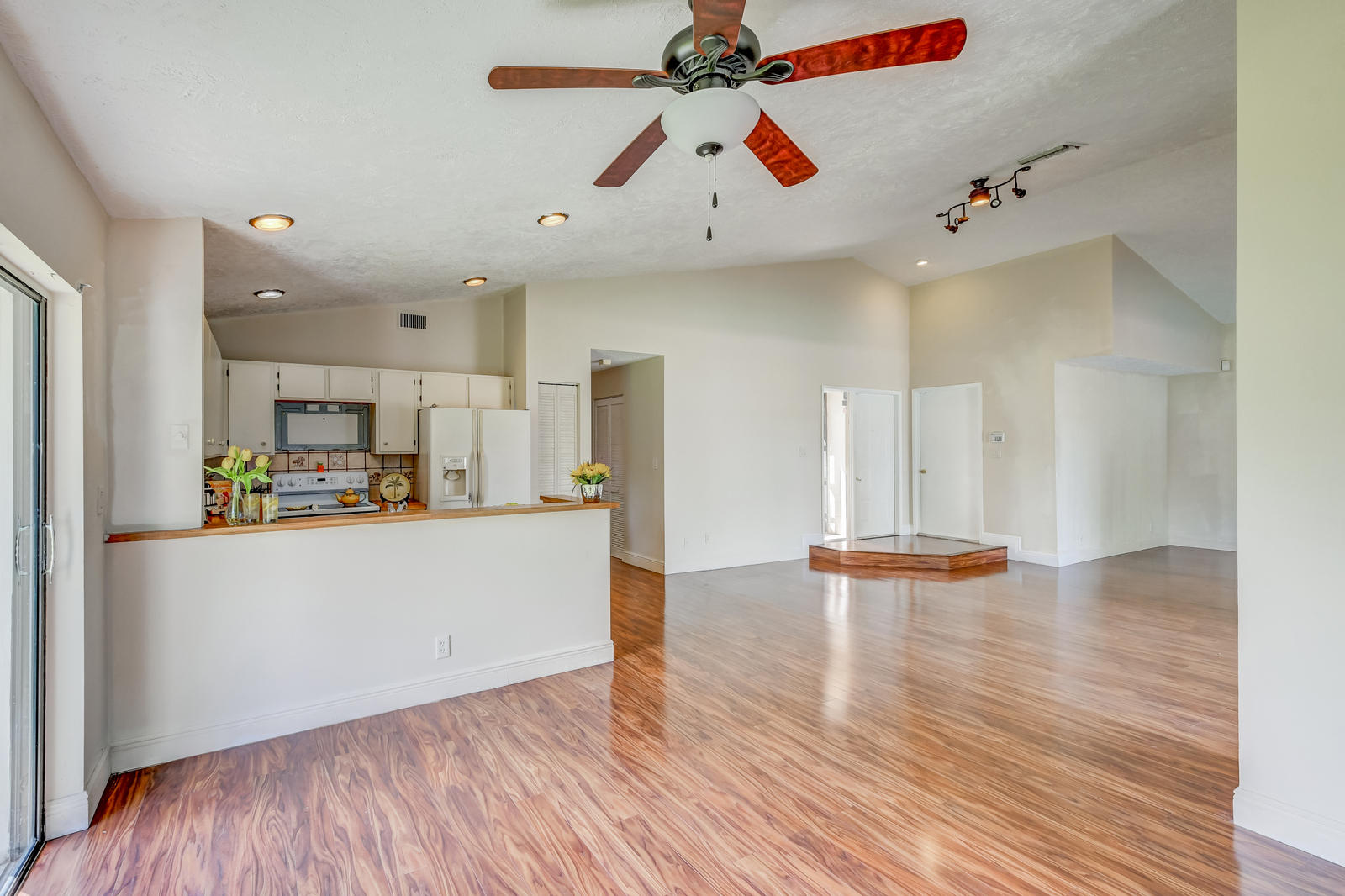 11861 Sunchase Court Boca Raton, FL 33498 - Photo 26 of 59 19-11861 Sunchase Ct in Loggers Run-012