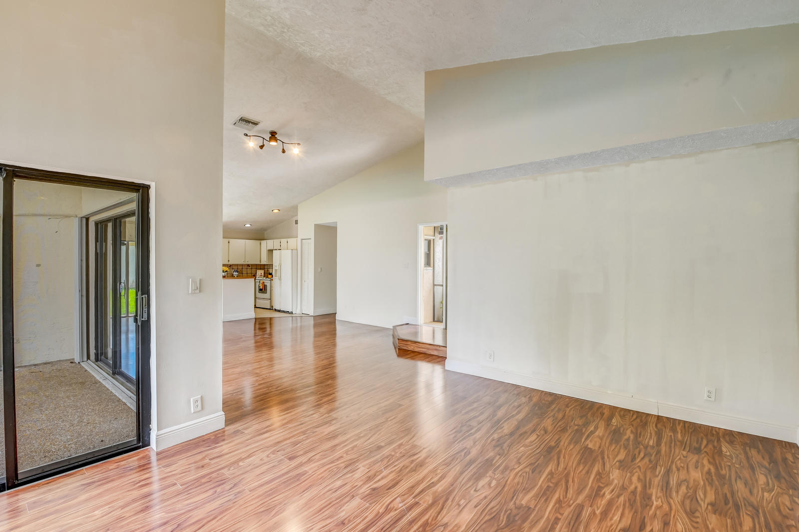 11861 Sunchase Court Boca Raton, FL 33498 - Photo 29 of 59 35-11861 Sunchase Ct in Loggers Run-031