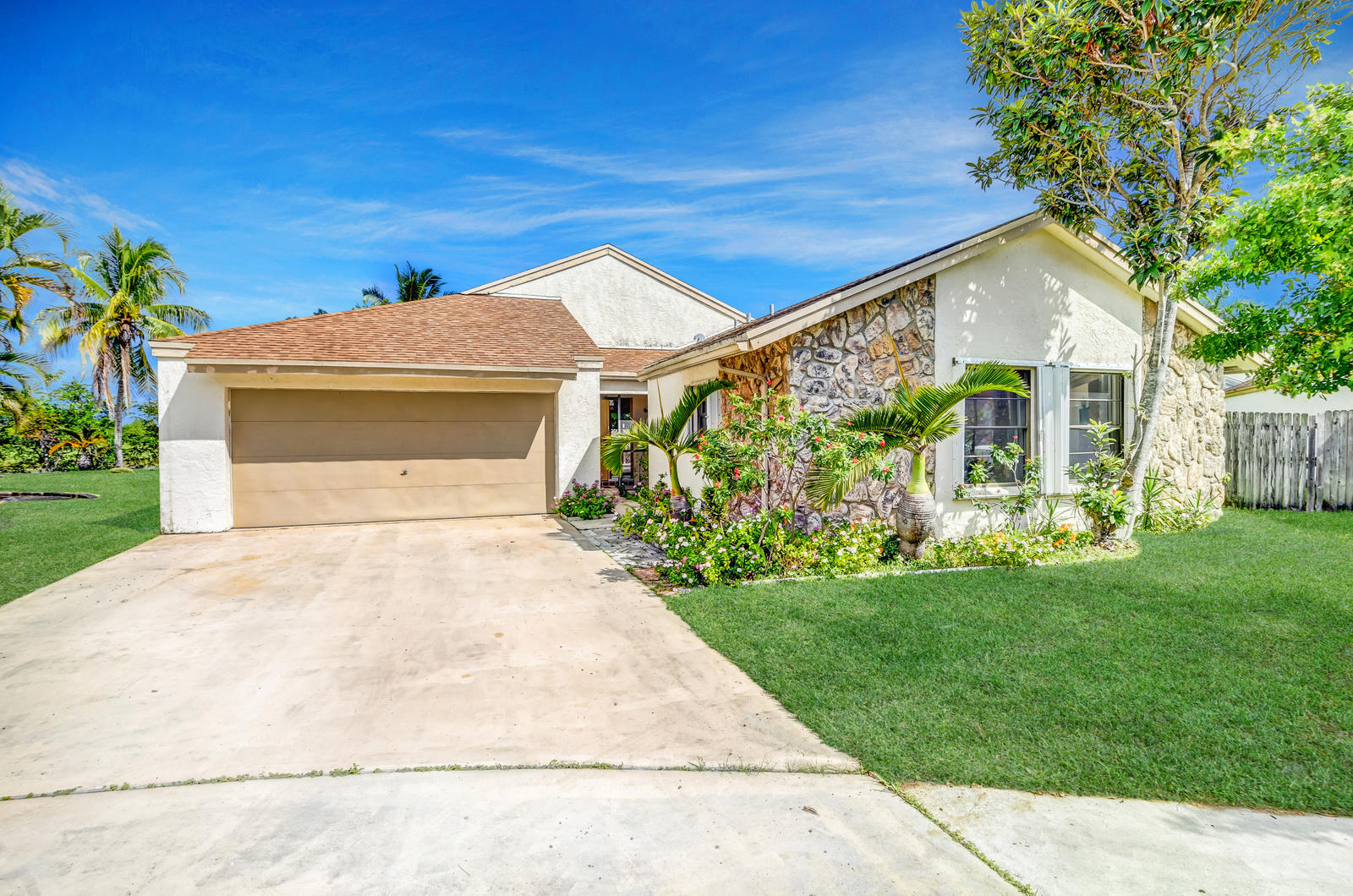 11861 Sunchase Court Boca Raton, FL 33498 - Photo 8 of 59 05-11861 Sunchase Ct in Loggers Run