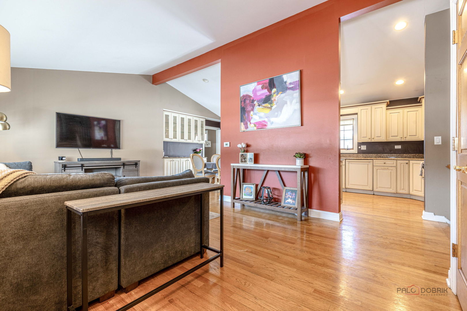 705 South Dymond Road Libertyville, IL 60048 - Photo 3 of 4