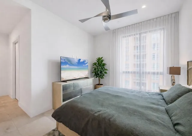 $1,050,000 | 33 South Palm Avenue, Unit 902, Sarasota, FL 34236