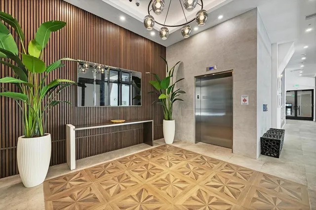 $1,050,000 | 33 South Palm Avenue, Unit 902, Sarasota, FL 34236