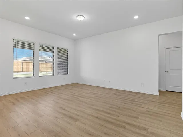 $2,100 | 752 Waterhouse Lk Drive, Anna, TX 75409