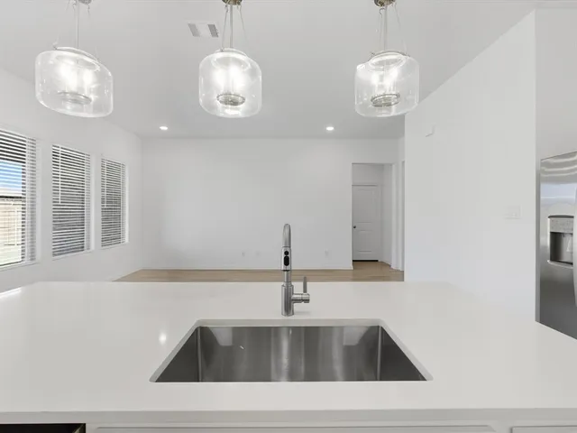 $2,100 | 752 Waterhouse Lk Drive, Anna, TX 75409