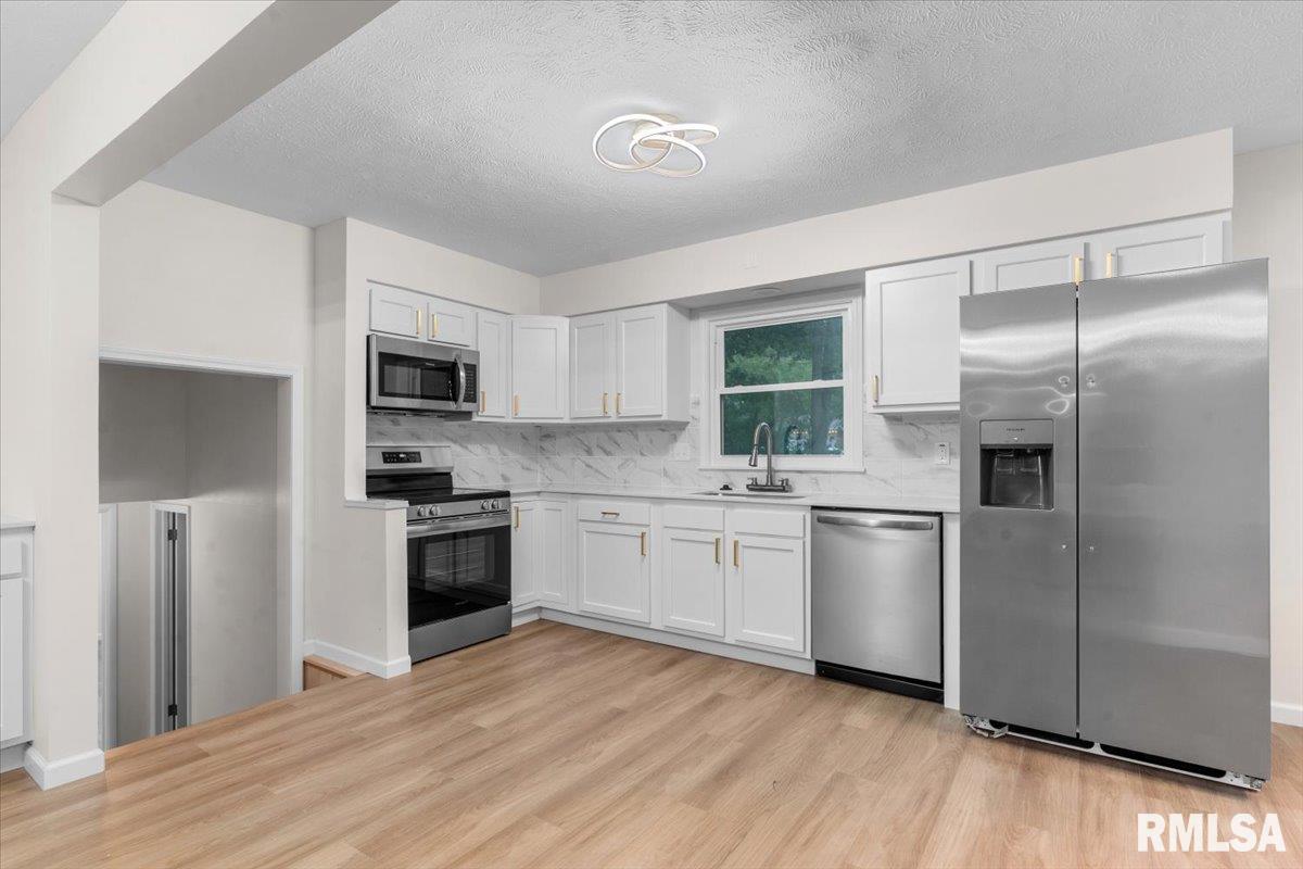 66 West Hazel Dell Lane Springfield, IL 62703 - Photo 11 of 39