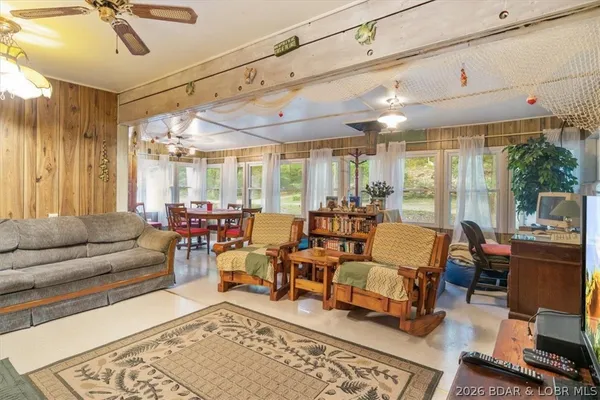 1060 Stoddard Lane, Edwards, MO 65326