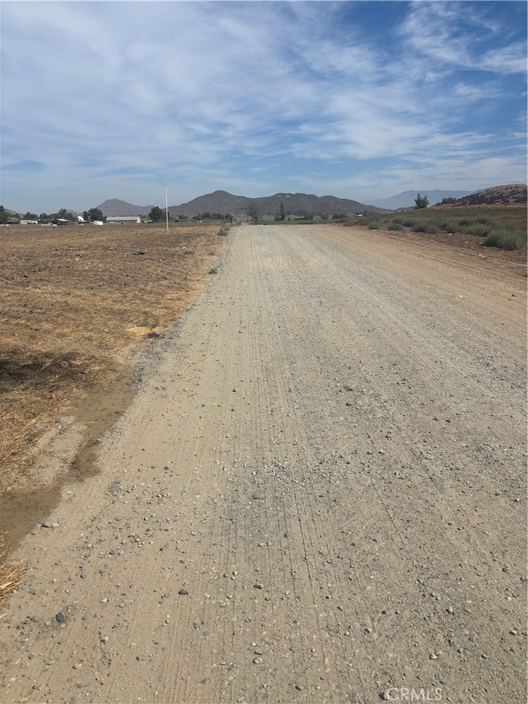 35 Beeler Road Winchester, CA 92596 - Photo 5 of 7 Beeler Rd well maintained,