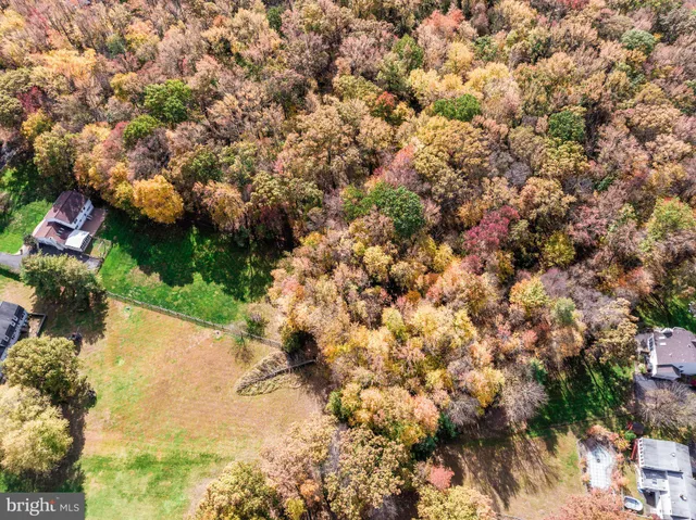 $899,000 | 33 Beechwood Drive, Robbinsville, NJ 08691