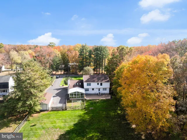 $899,000 | 33 Beechwood Drive, Robbinsville, NJ 08691