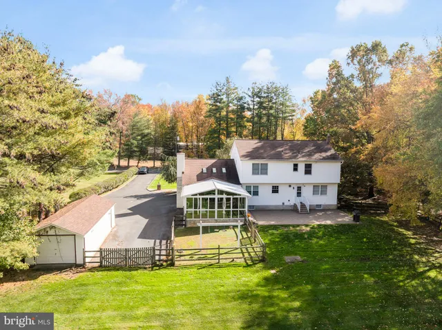 $899,000 | 33 Beechwood Drive, Robbinsville, NJ 08691